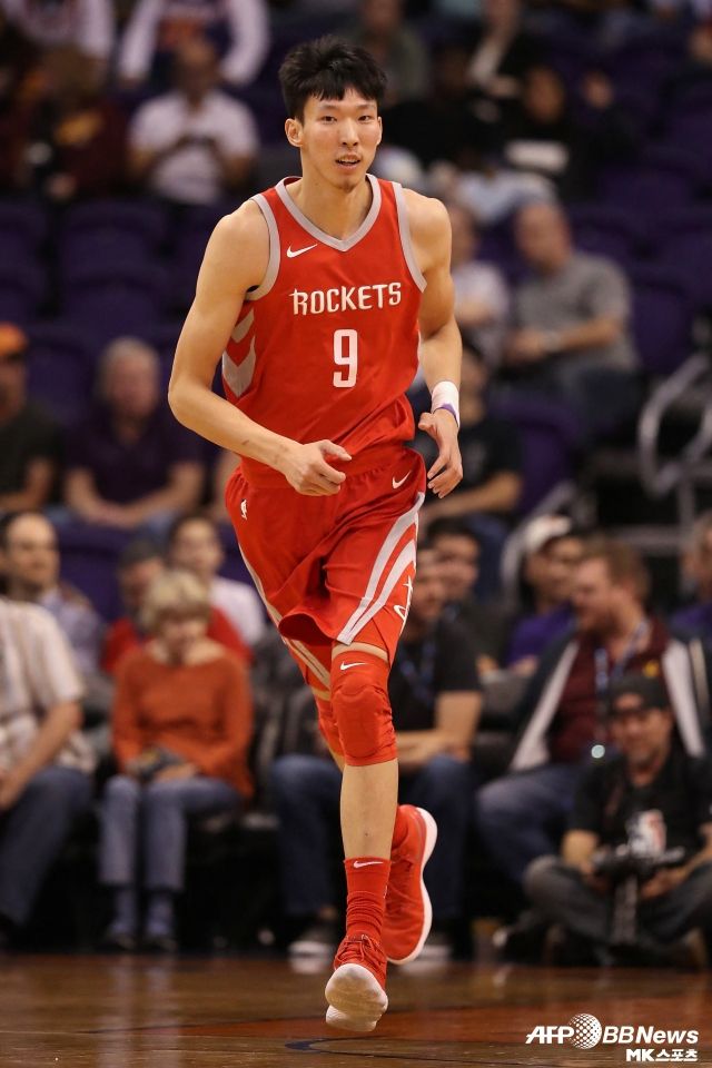 저우치는 아시아 레벨에선 못 하는 게 없었던 선수였다. 그러나 NBA에선 그의 모든 장점이 오히려 단점이 되고 말았다. 호주에서 가장 성공한 아시아 선수가 되면서 반등의 기회를 잡았고 다시 NBA의 관심을 받았지만 결국 그의 선택은 중국 리턴이었다. 사진=AFPBBNews=News1