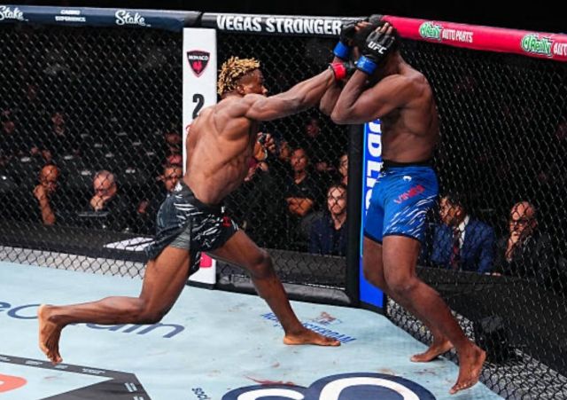 고티에는 지난 3월, 호세 메디나를 상대로 1라운드 만에 KO 승리했다. 그리고 7월에는 로버트 발렌틴을 또 1라운드 만에 잡아냈다. 이번 바인스전은 오지 디아즈의 메디컬 이슈로 상대가 바뀐 경기. 그러나 고티에는 이번에도 압도적인 존재감을 발휘, 일찍 경기를 끝냈다. 사진=X