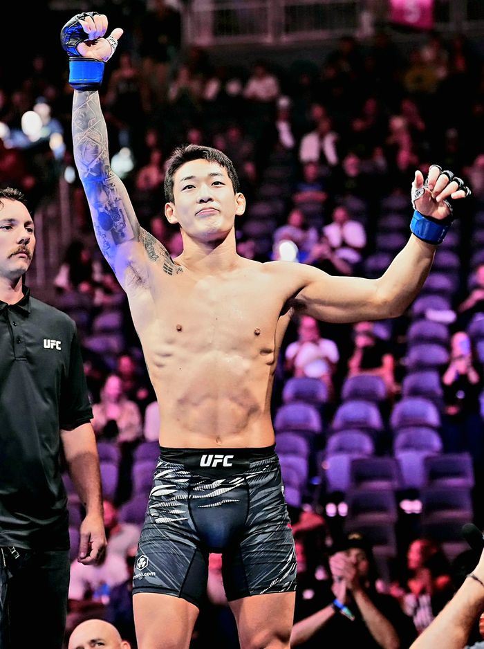 ‘좀비 주니어’ 유주상이 2025년 10월 UFC320 계약 체중 69.4㎏ Preliminary card 제3경기를 위해 미국 네바다주 패러다이스의 티모바일 아레나에 입장하고 있다. 사진=TKO