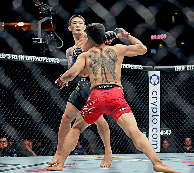 유주상이 2025년 6월 미국 뉴저지주 뉴어크 프루덴셜 센터 UFC 316 제3경기에서 제카 사라기를 1라운드 KO 시키고 있다. 사진=Getty Images=연합뉴스 제공