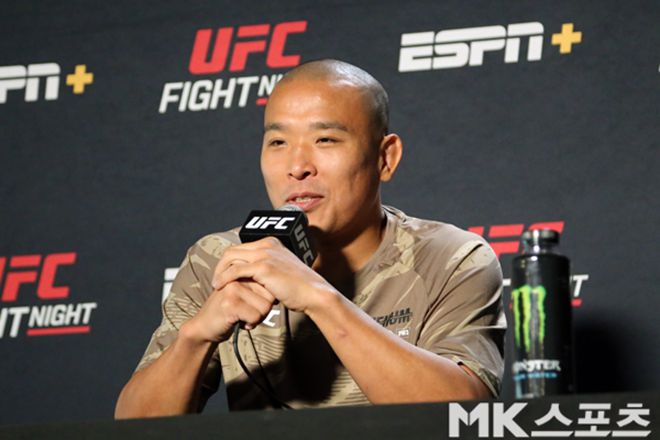 박준용이 2024년 7월 미국 네바다주 엔터프라이즈에서 UFC on ESPN 60 기자회견 질문에 답변하고 있다. 사진=김재호 특파원