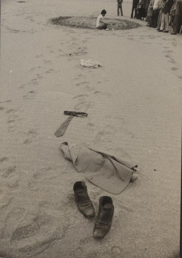 낙동강 이벤트, 1977(2025 인화), 디지털  C-프린트,  64×46cm(1977년 제3회 대구현대미술제