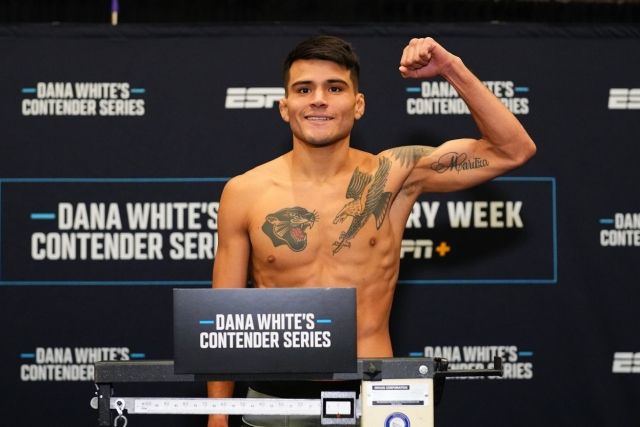 디아스는 별명대로 끈적끈적한 진흙탕 싸움을 펼치는 스타일의 선수다. 어렸을 때부터 킥복싱과 레슬링을 수련해 MMA 전 영역에서 고른 실력을 갖고 있다. 지난해 멕시코에 신설된 UFC 퍼포먼스 인스티튜트에서 훈련하고 있다. 권원일은 디아스에 대해 “맷집과 체력이 뛰어나지만 발이 느리다”며 “UFC 파이터가 될 수 있도록 최선을 다하겠다”고 다짐했다. 사진=UFC 제공