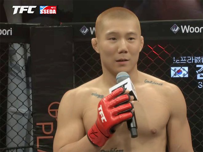 Road to UFC 시즌2 준결승 김상원이 2025년 10월 서울특별시 섬유센터 이벤트홀 TFC 21 코-메인이벤트 승리 인터뷰를 하고 있다. 사진=Top Fighting Championship