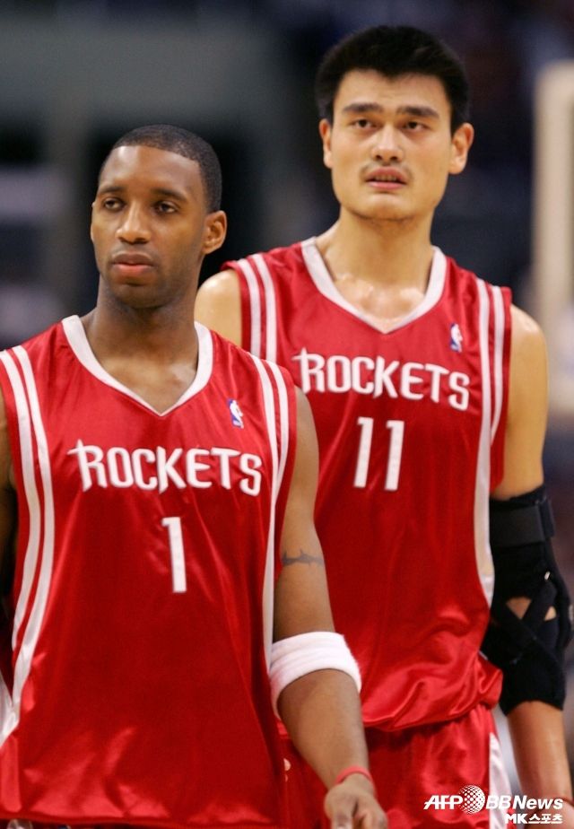 NBA에서 가장 성공한 아시아 선수, ‘만리장성’ 야오밍. 그가 최근 31세의 이른 시기에 은퇴를 결정한 이유를 꺼냈다. 사진=AFPBBNews=News1