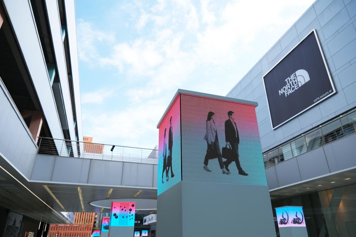 커넥트플레이스 서울역점 중앙보행광장 / 사진 = 한화커넥트