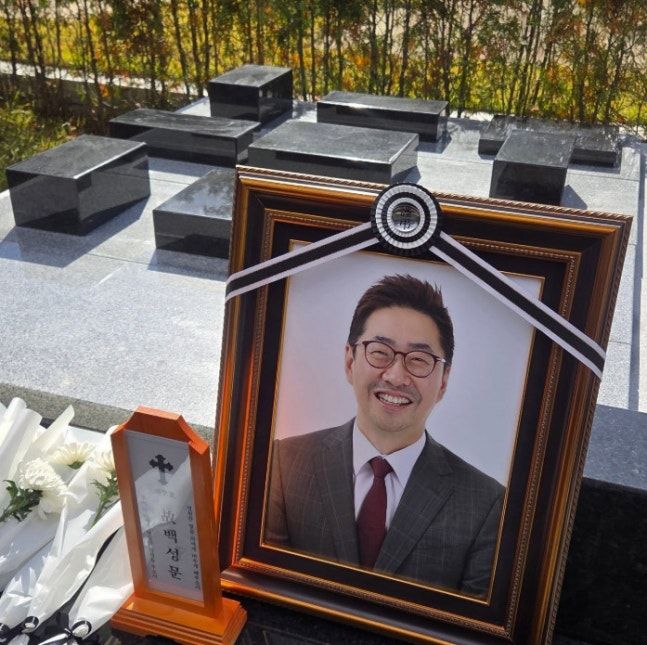 고 백성문 변호사는 지난 10월 31일 새벽 분당서울대병원에서 부비동암 투병 끝에 사망했다. 향년 52세. 사진 ㅣ백성문 SNS