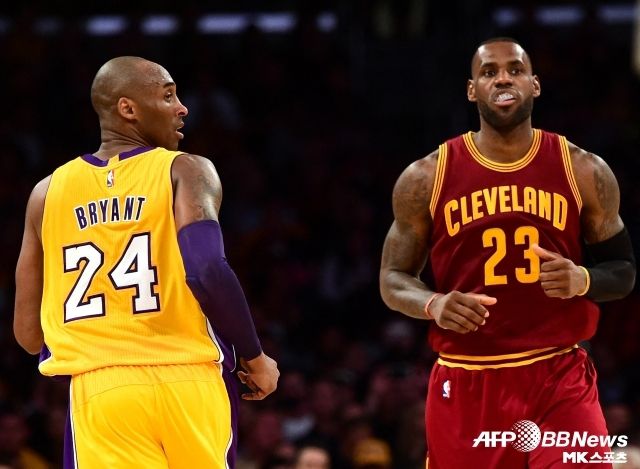 코비는 LA 레이커스, 르브론은 클리블랜드 캐벌리어스, 마이애미 히트에 있었던 시절, NBA 파이널에서 만난 적이 없어 정규리그 외 맞대결 역시 없다. 22번의 맞대결은 있으나 이것만으로 평가하기에는 어려움이 있다. 사진=AFPBBNews=News1