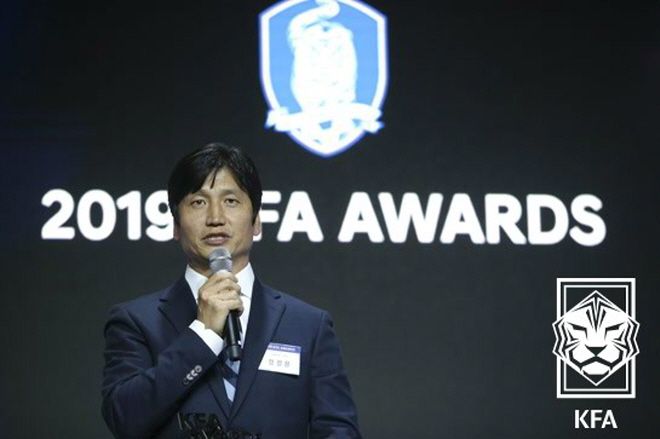 정정용 감독은 2019년 폴란드에서 열린 U-20 월드컵에서 한국의 준우승을 이끌었다. 한국 남자 축구가 FIFA 주관 대회 결승 무대를 밟은 건 이때가 유일하다. 정정용 감독은 2019년 한국 최고의 감독이었다. 사진=대한축구협회