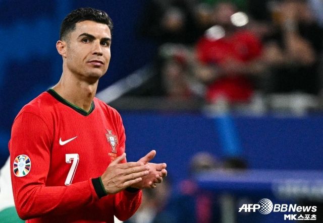 포르투갈은 유럽 예선에서 헝가리, 아일랜드, 아르메니아를 제치고 F조 1위에 올라 있다. 2위 헝가리와의 격차는 5점차로 이변이 없다면 북중미월드컵 본선 티켓을 획득할 수 있다. 호날두는 유럽 예선에서 5골을 넣으며 건재함을 과시하고 있다. 지난 10월 헝가리전에선 멀티골을 기록, 2-2 무승부를 이끌었다. 사진=AFPBBNews=News1