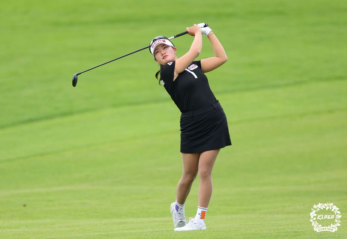 올해 KLPGA 투어 상금랭킹 2위, 위메이드 대상 포인트 4위에 자리하며 한국 골프 스토브리그 최대어로 꼽히는 노승희. KLPGA