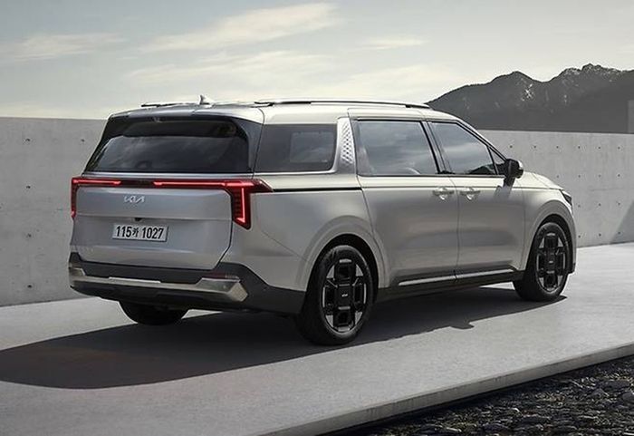 투박함을 벗고 세련미를 추구한 카니발 [사진출처=기아]