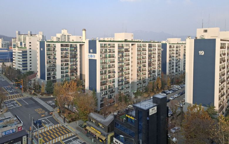 '도봉 최대 재건축 단지'로 꼽히는 3169가구 규모의 방학신동아 1단지 전경.  이승환 기자