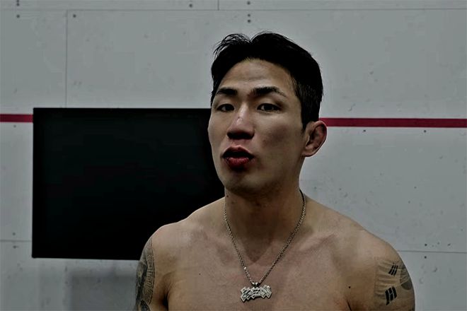더블지 두 체급 챔피언 박찬수가 2025년 11월 글로벌 OTT 서비스 UFC 파이트 패스로 세계 200여 국가에 생중계된 고려대학교 화정체육관 ZFN 3 메인이벤트 승리 후 백스테이지 인터뷰를 하고 있다. 사진=MCP ECC