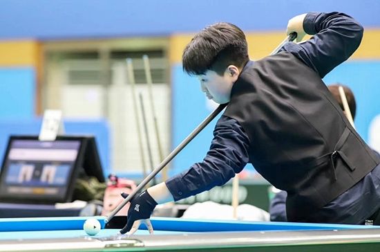 김민준이 스페인에서 열리고 있는 세계주니어10볼선수권 U17에서 2연승을 거두며 승자최종예선에 진출했다. 30일 이 경기서 이기면 8강에 진출한다. (사진=대한당구연맹)