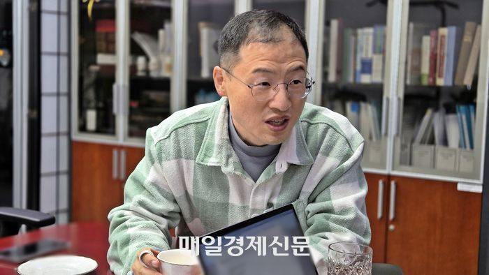 김상욱 더불어민주당 의원이 지난 1일 서울 여의도 국회 의원회관에서 매경AX와 인터뷰하고 있다. [이상현 기자]
