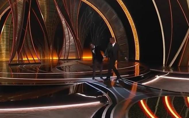 윌 스미스 오스카 폭행 논란 장면