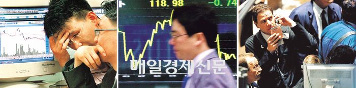 IMF가 세계적인 불황과 금융시장 혼란을 경고한 가운데 지난 2001년 9월 각국 증시가 동반 폭락세를 보였다. [매경DB]