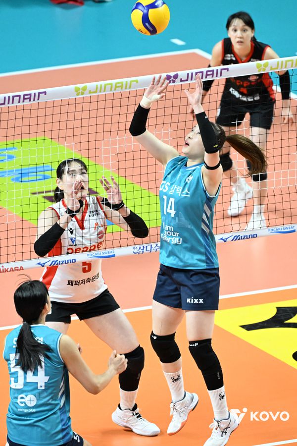 김지원은 안혜진을 대신해 세터로 투입됐다. 사진 제공= KOVO