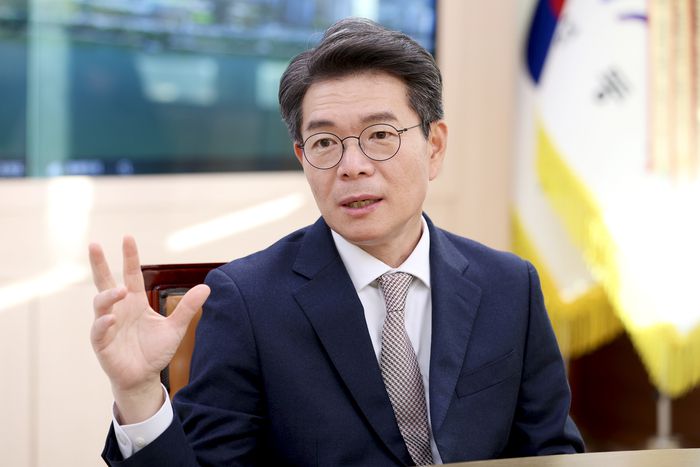 정원오 성동구청장이 지난 8일 성동구청에서 매경AX와 인터뷰하고 있다. [성동구]