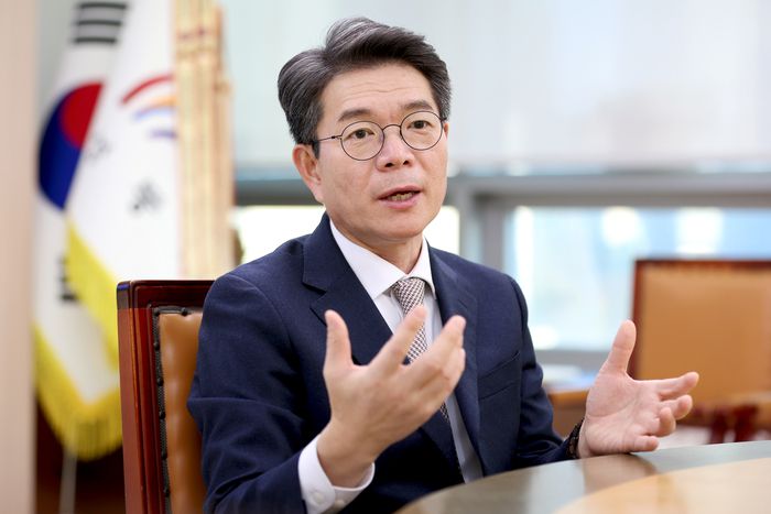 정원오 성동구청장이 지난 8일 성동구청에서 매경AX와 인터뷰하고 있다. [성동구]