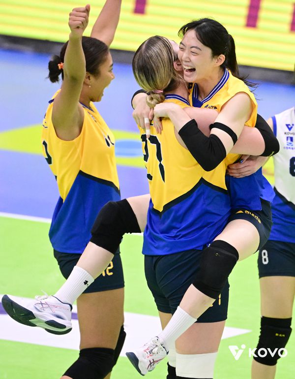 팀워크의 매력에 반해 배구를 시작했던 카리는 낯선 한국에서 동료들의 도움을 받아가며 적응해나가고 있다. 사진 제공= KOVO