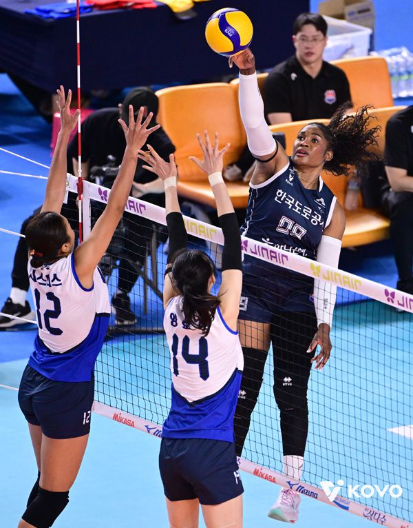 두 팀의 앞선 대결은 모두 도로공사가 이겼다. 사진 제공= KOVO