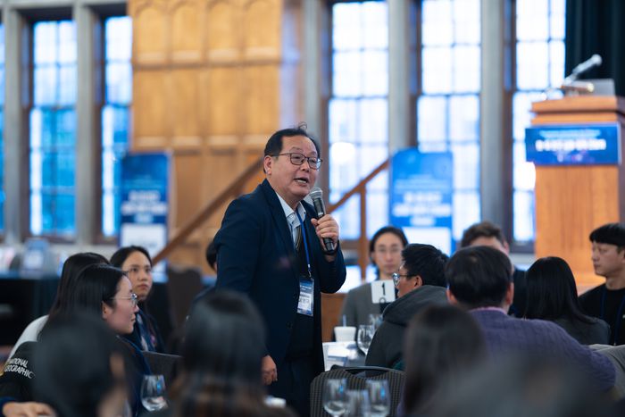 8일(현지시간) 이영국 한국화학연구원장이 미국 인디애나주 웨스트 라피옛에 위치한 퍼듀대에서 열린 ‘한·미 연구 교류협력간담회’에서 현지 연구자들을 대상으로 이야기를 나누고 있다.[사진=창의재단]