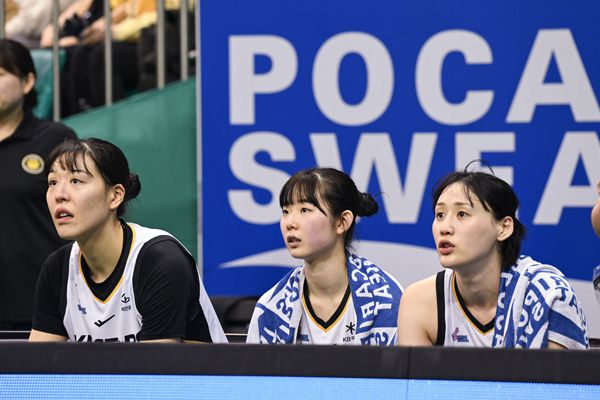 KB스타즈는 아직 박지수의 컨디션이 완전하지 않다. 강이슬의 어깨가 무겁다. 사진 제공=WKBL