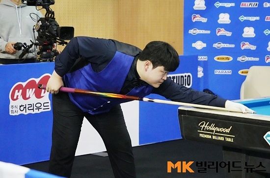 손준혁이 데뷔 6년만에 ‘제1회 제천 청풍호배 전국3쿠션당구대회’에서 정상에 올랐다. 일찌감치 유망주로 주목을 받아온 손준혁은 그 동안 선배들의 두터운 벽에 막혀 기대만큼 성장하지 못했다. 그러나 이번 전국대회 첫 우승으로 한 단계 성장했고, 랭킹 5위로 상승했다.