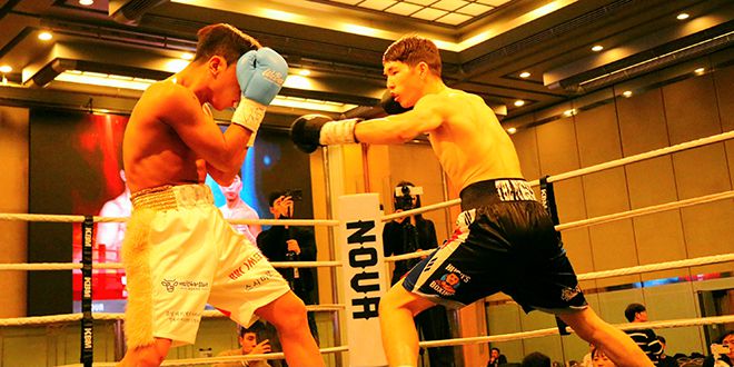 U22 아시아선수권 2위 옌흐사이한 ‘박찬대’ 오유운예르데네가 2025년 12월 스위스그랜드호텔서울 컨벤션센터 동양태평양복싱연맹 슈퍼밴텀급 실버 챔피언결정전에서 세계복싱협회 밴텀급 동아시아 챔피언을 지낸 오상헌을 공격하고 있다. 사진=KBM 한국복싱커미션