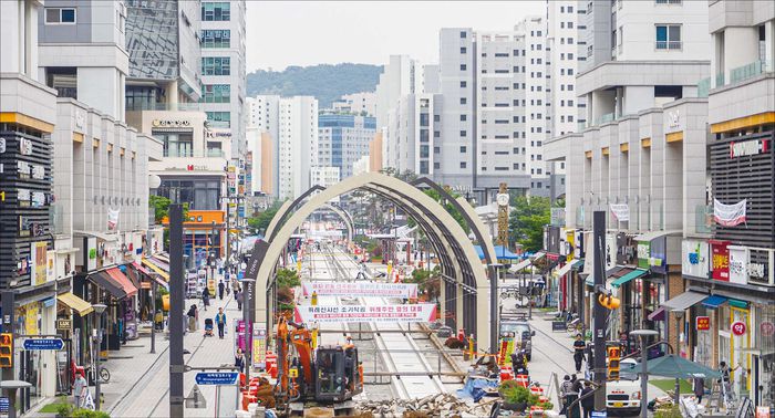 경기도 성남시 창곡동에 위치한 위례중앙광장은 위례신도시의 중심 지역이라고 할 수 있다. 사진은 위례중앙광장 일대. (윤관식 기자)