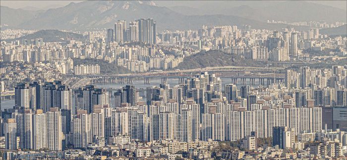 이재명정부가 주택 공급 활성화 정책을 펼칠지 부동산 업계 관심이 뜨겁다. 사진은 서울 강남 아파트 전경. (매경DB)