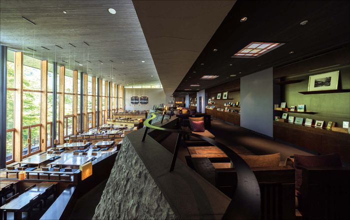 호시노야 가루이자와 호텔 공용 공간. (호시노리조트 제공)