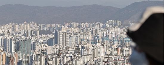 서울 남산에서 바라본 서울 시내 아파트 모습.(사진=연합뉴스)