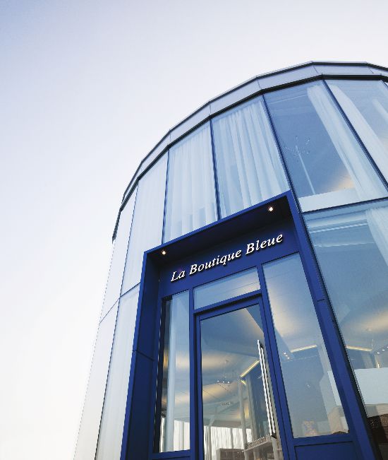 LBB 사옥 ‘라 부티크 블루(La Boutique Bleue)’는 매장을 넘어 멤버십 스파와 플래그십 스토어를 겸하며 한남동 일대 뷰티 성지로 자리매김했다.(LBB 제공)