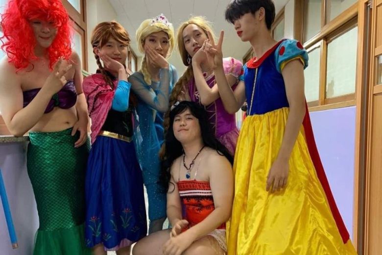 디즈니 공주 코스프레. 페이스북 캡처