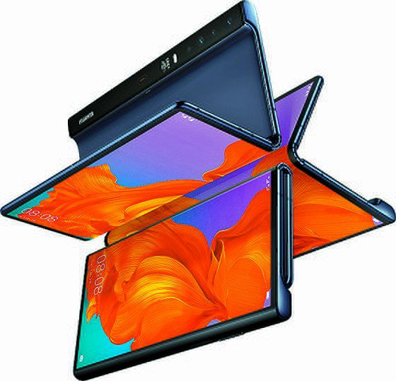 화웨이가 지난해 11월 출시한 첫 폴더블 스마트폰 '메이트X'. 밖으로 접는 '아웃폴딩' 방식이지만 하반기에 출시할 후속작은 '인폴딩' 방식을 채택할 전망이다. 뉴스1