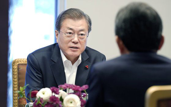 문재인 대통령과 정세균 국무총리간 주례회동 자료사진. 연합뉴스