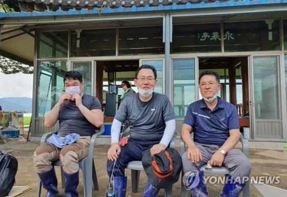전북 남원 수해복구 작업 간담회 갖는 주호영 통합당 원내대표 [연합뉴스]