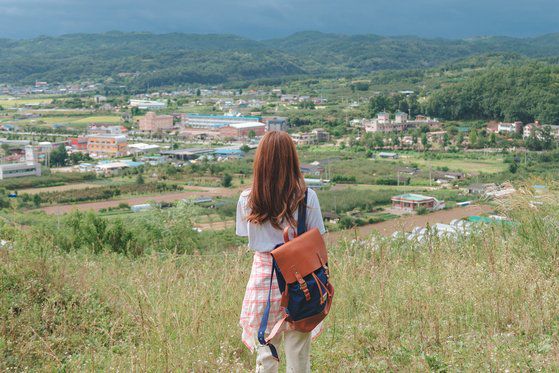 걷기 여행만큼 좋은 힐링 법도 없다. 의성읍 둘레길에서 만날 수 있는 너른 풍광. [사진 한국관광공사]