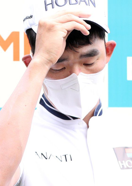 KPGA가 선수 징계를 놓고 그때 그때 다른 잣대를 적용해 논란이다. 사진은 지난해 욕설로 징계를 받았던 프로골퍼 김비오. [연합뉴스]