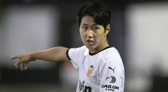 이강인이 새 시즌에도 선발 출전과 관련해 어려움을 겪고 있다. [사진 발렌시아 홈페이지]