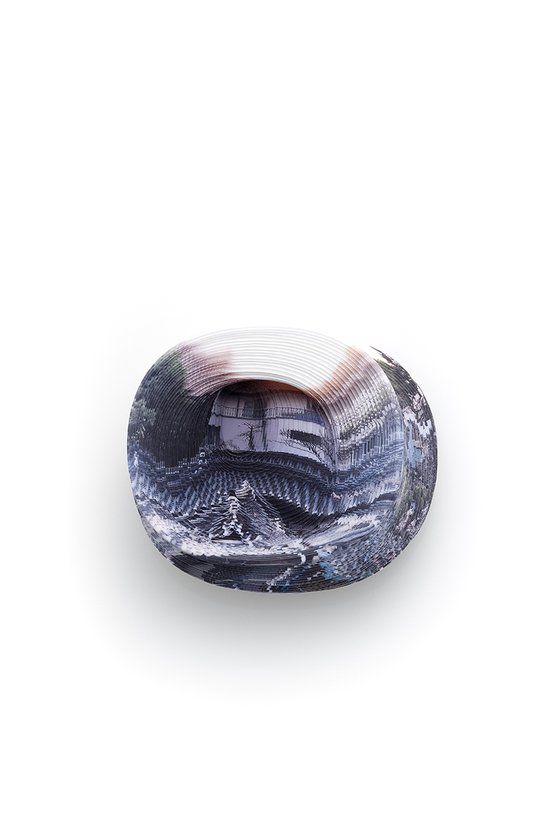 '100개의 브로치' 전시-김수연/ 계동의 봄, 서울 Spring of Gyedong, Seoul 인화지, 에폭시레진, 바니쉬, 정은 Photograph Paper, Epoxy Resin, Barnish, Sterling Silver 11.5X10X2cm/ 2020