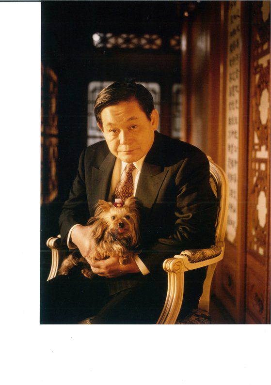 1993년 미국의 격주간 종합경제지 포춘과 인터뷰하는 이건희 회장