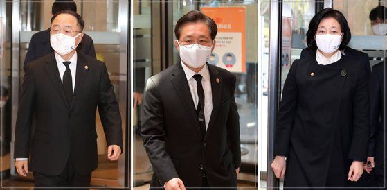 고 이건희 회장의 빈소를 찾은 홍남기 경제부총리, 성윤모 산업통상자원부 장관, 박영선 중소벤처기업부 장관(왼쪽부터)