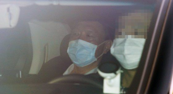 이날 오전 서초동 대검으로 출근하는 윤석열 검찰총장. [연합뉴스]