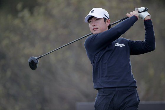 이번 시즌 코리안투어 개인 타이틀 다관왕을 노리는 김태훈. [사진 KPGA]