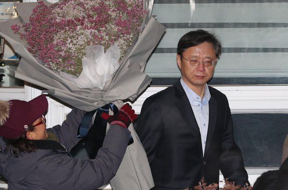 우병우 전 청와대 민정수석이 지난해 1월3일 경기도 의왕시 서울구치소에서 나오고 있다. 변선구 기자