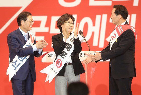 19일 서울시장 출마를 선언한 이혜훈 전 의원은 2014년 6·4 지방선거에서 새누리당 서울시장 후보 경선에 도전한 적 있다. 당시 경선에선 정몽준 전 의원이 1위를 차지했다. 왼쪽부터 김황식 전 총리와 정몽준 전 의원, 이혜훈 전 의원. 중앙포토